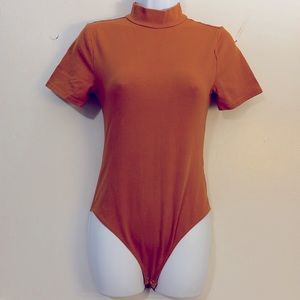 Short sleeve bodysuit